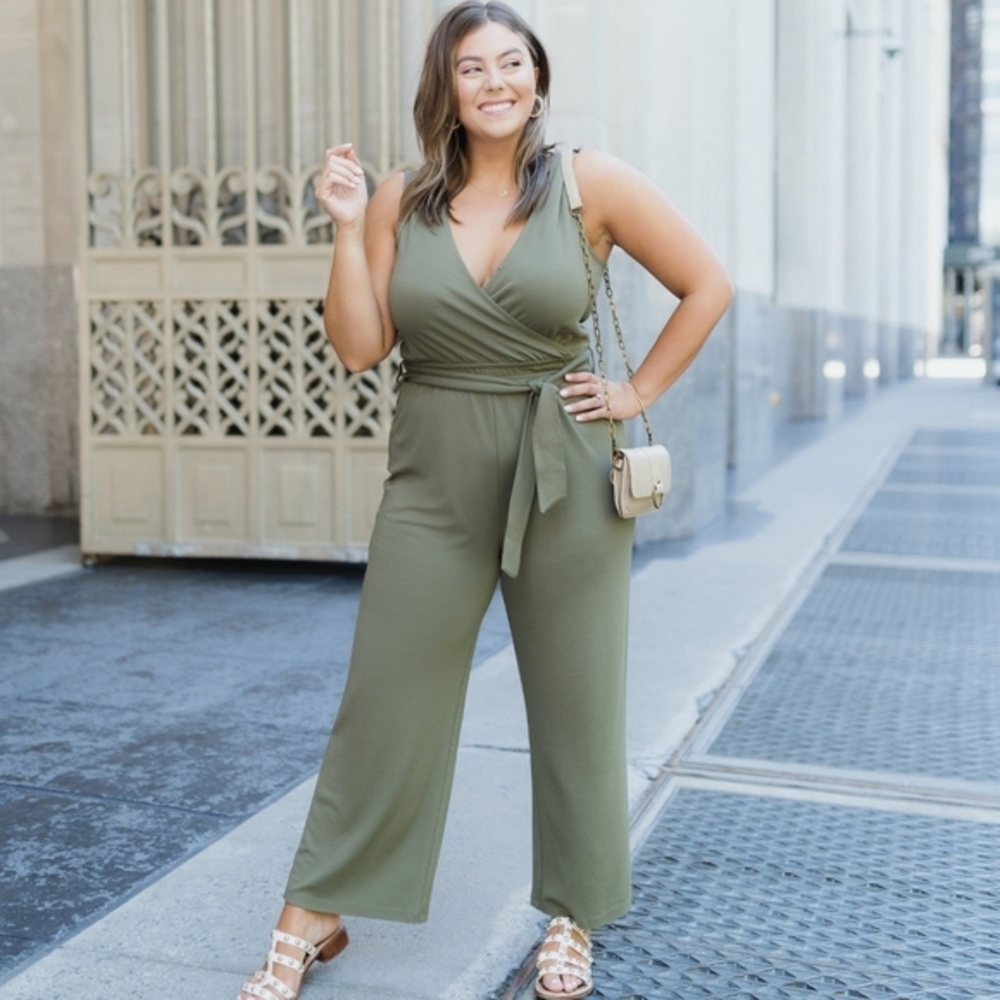 Caralyn Mirand NWT The‎ Drop Women's Olive Green Sleeveless Wrap Jumpsuit